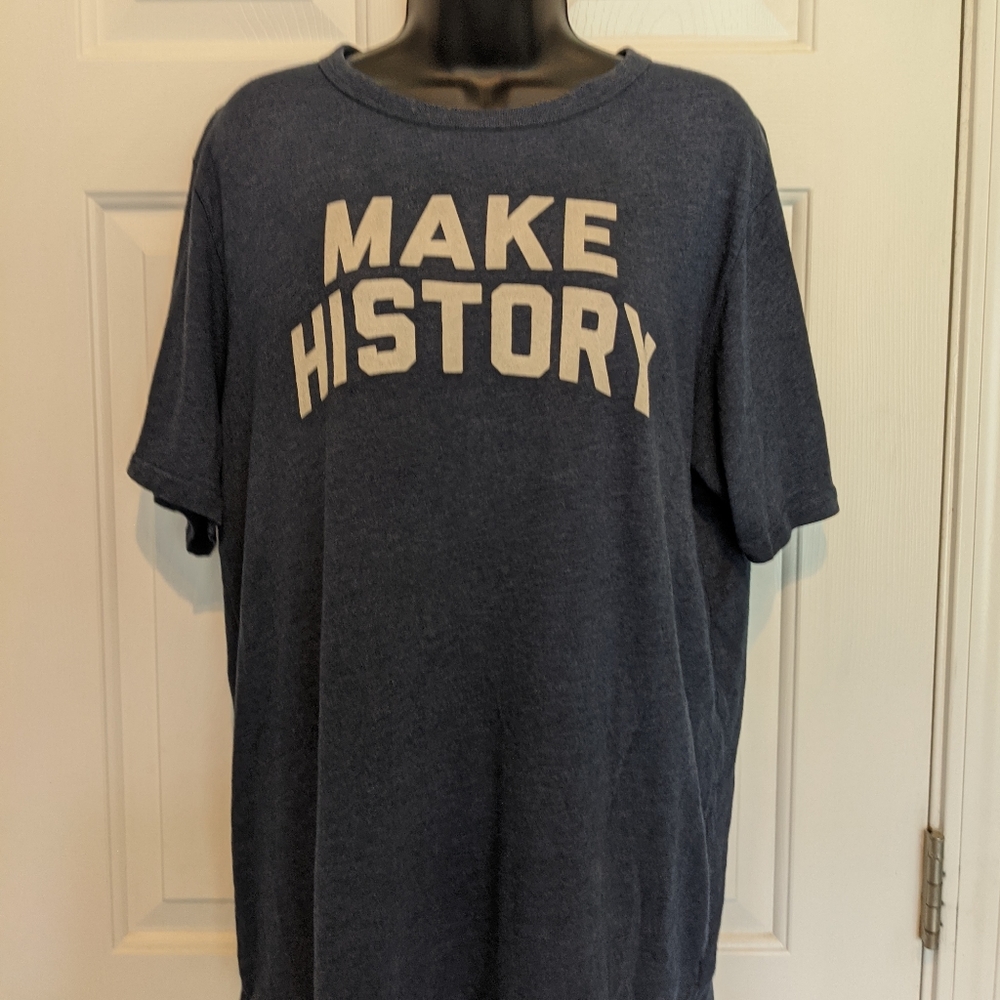 Mens L blue T-shirt